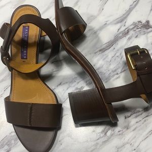 Literally like NEW 2 inch heel